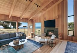 Oceanfront Hot Tub, Whales & Seals — Dogs Welcome